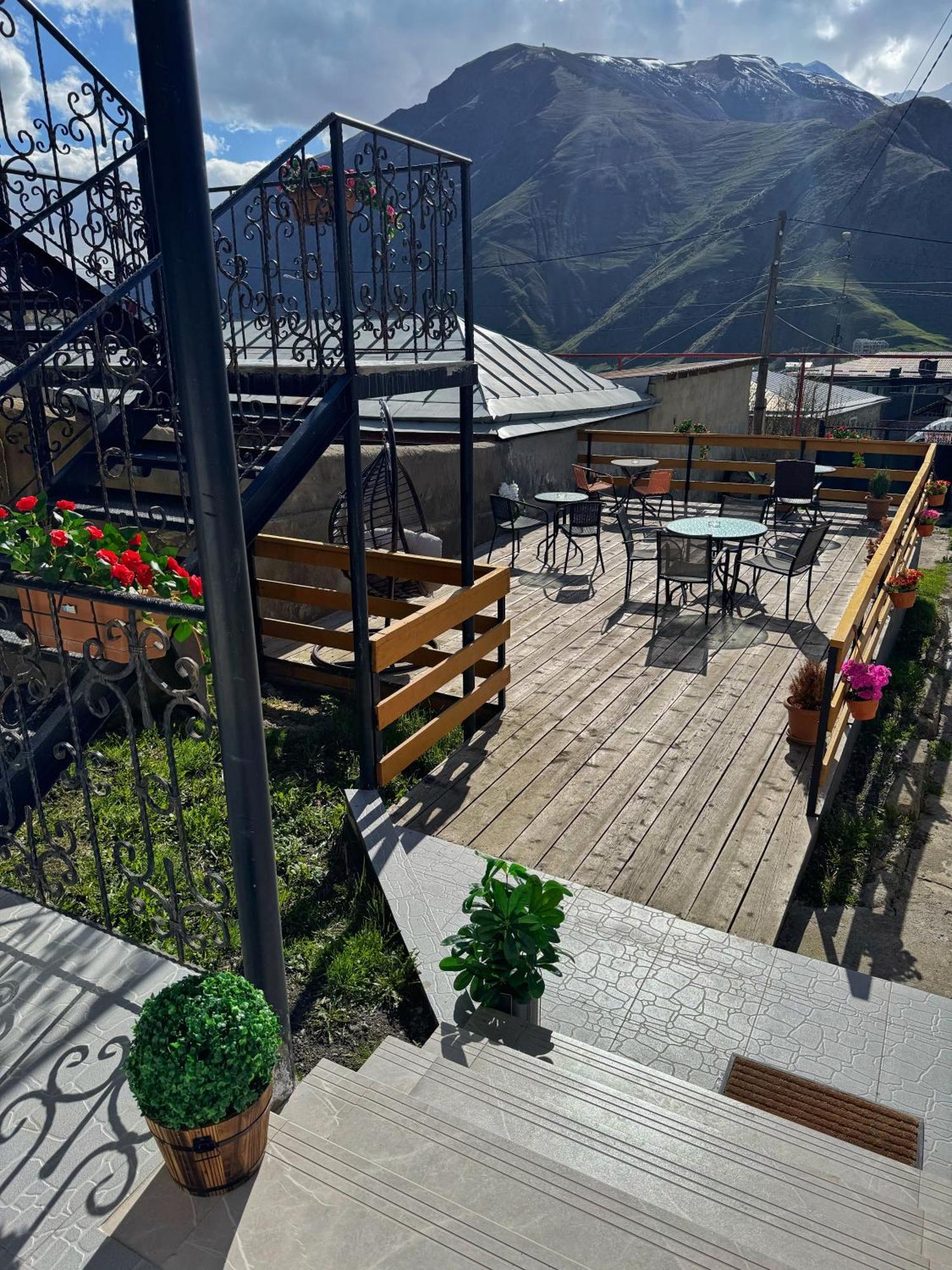 Hotel Elia Kazbegi Exteriér fotografie