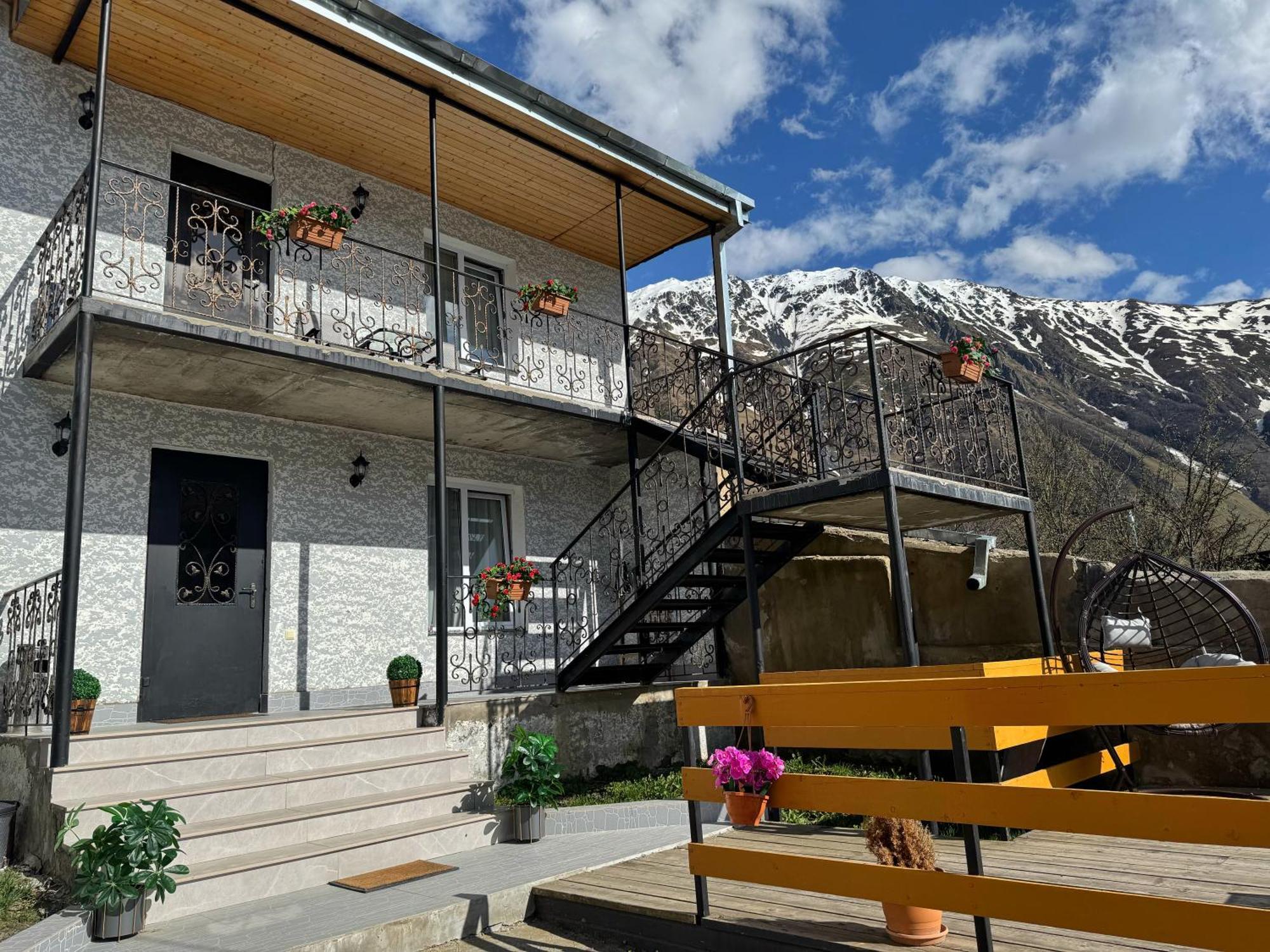 Hotel Elia Kazbegi Exteriér fotografie